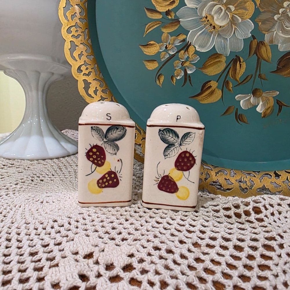 Vintage Fruit Salt and Pepper Shakers